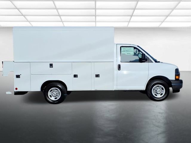 New 2026 Chevrolet Express 3500 w/ Power Convenience Package image 2