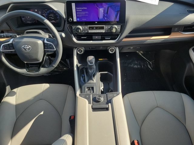 Used 2025 Toyota Grand Highlander AWD image 12
