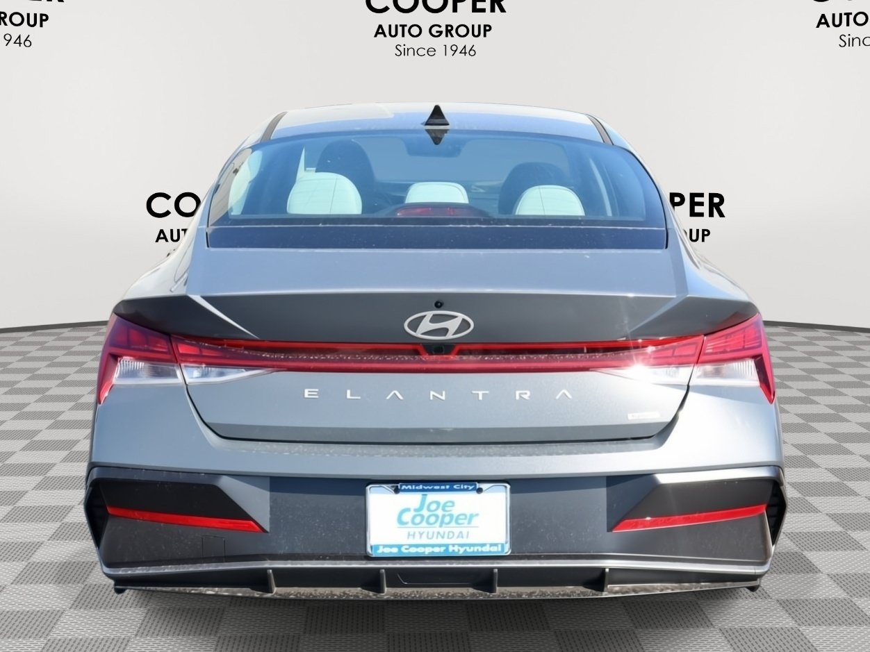 New 2026 Hyundai Elantra Limited FWD image 8