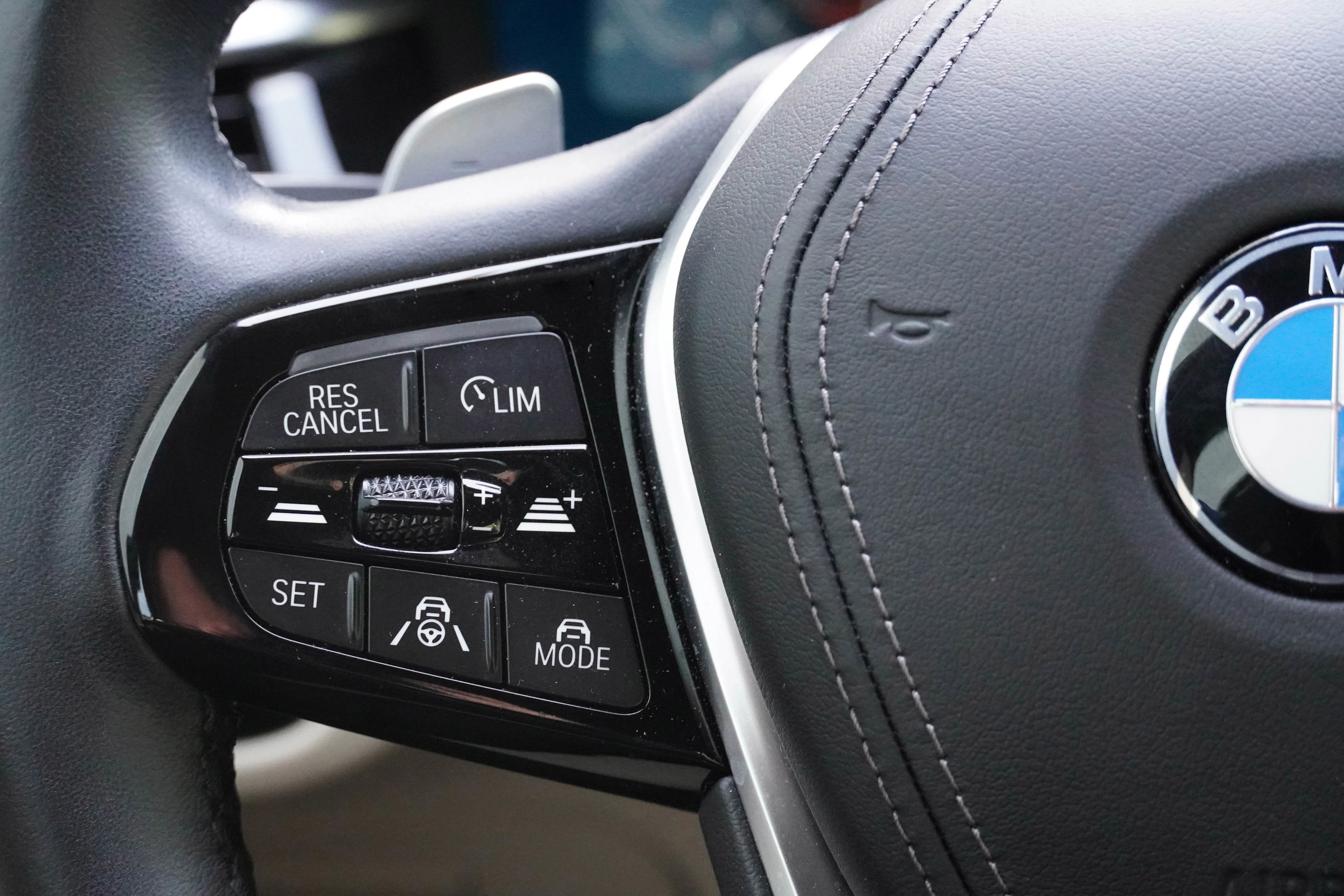 Used 2021 BMW 540i w/ Premium Package image 22