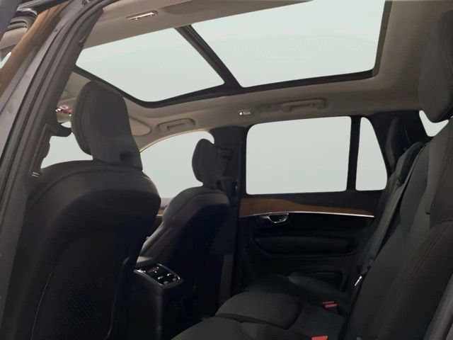 Used 2024 Volvo XC90 T8 Plus w/ Protection Package Premier AWD/4WD image 30