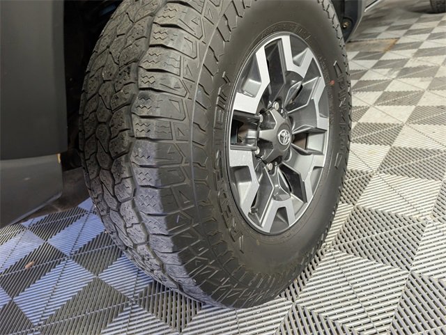 Used 2019 Toyota Tacoma TRD Off-Road image 9