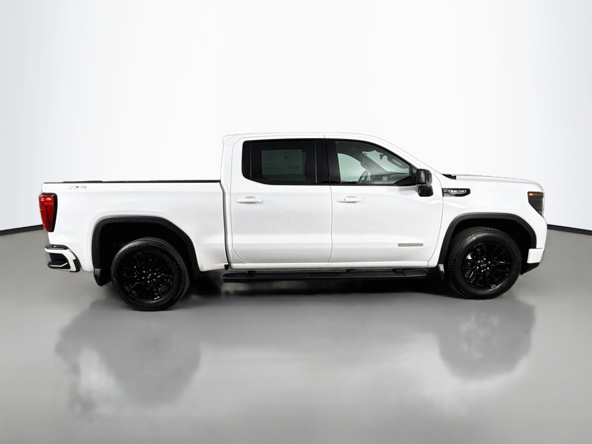 Certified 2025 GMC Sierra 1500 Elevation AWD/4WD image 9