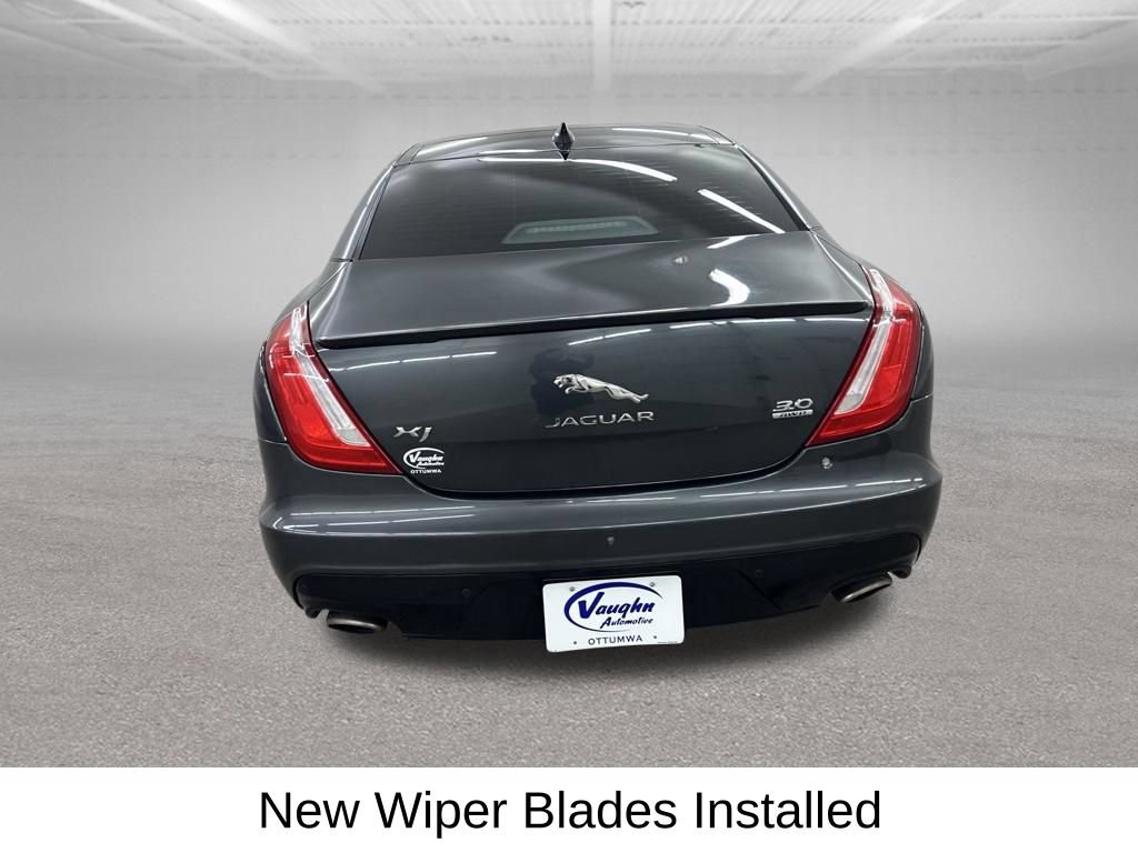 Used 2016 Jaguar XJ R-Sport AWD/4WD image 10