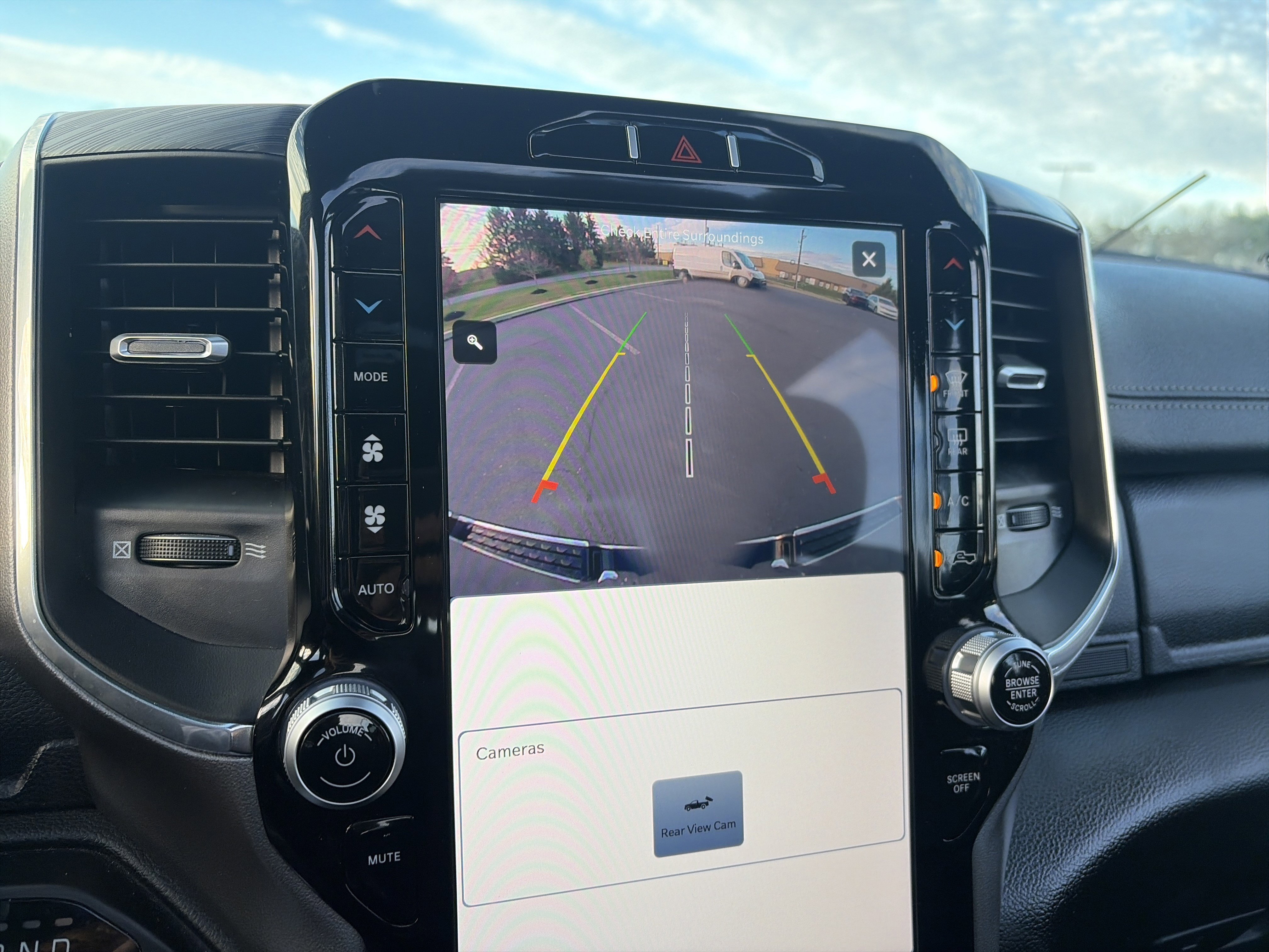 Used 2024 RAM 1500 Laramie image 47