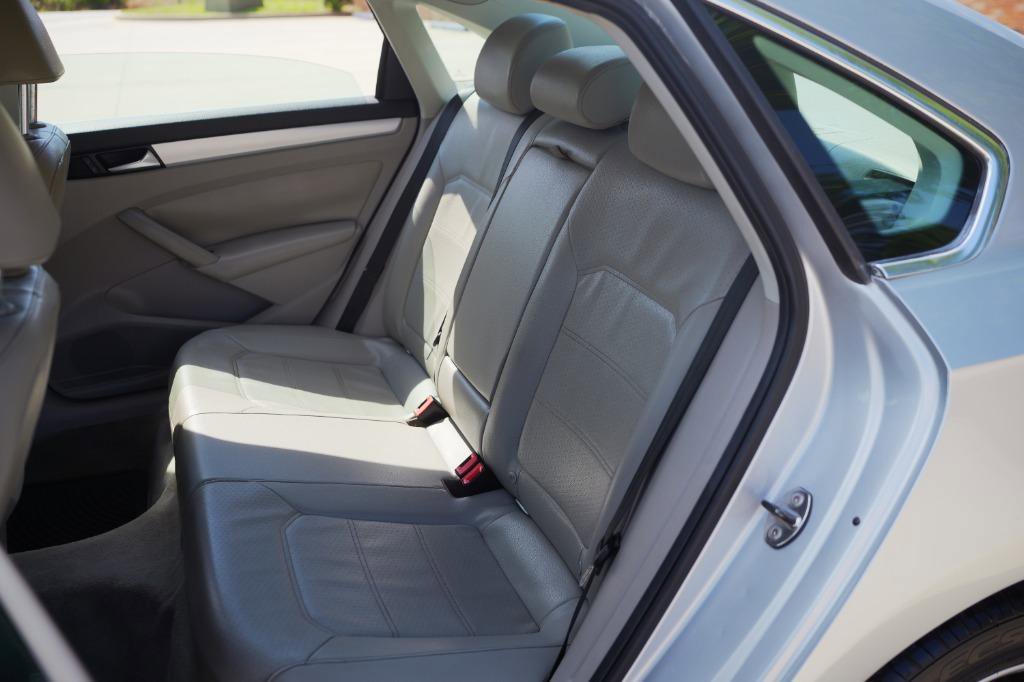 Used 2012 Volkswagen Passat 2.5 SE image 17