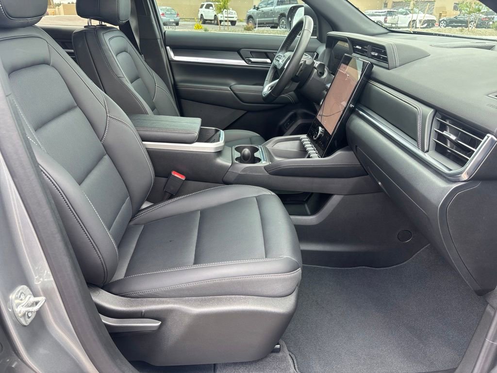 Used 2025 GMC Terrain Elevation w/ Elevation Premium Package AWD/4WD image 17