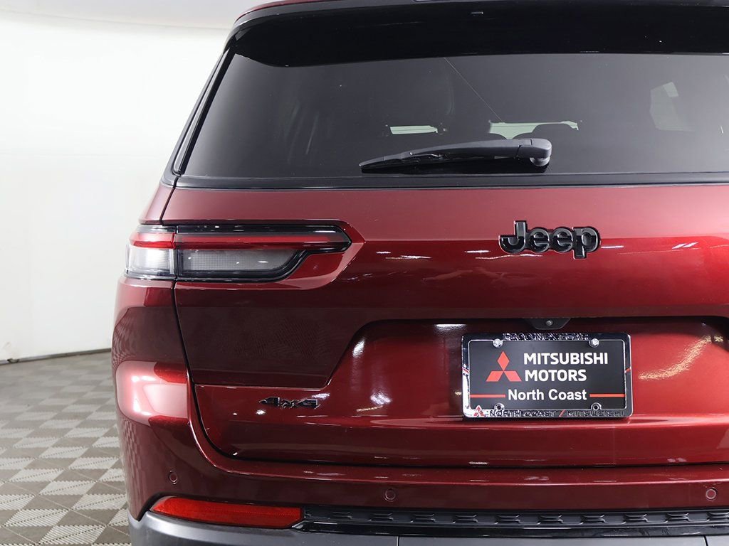 Used 2023 Jeep Grand Cherokee L Laredo image 14