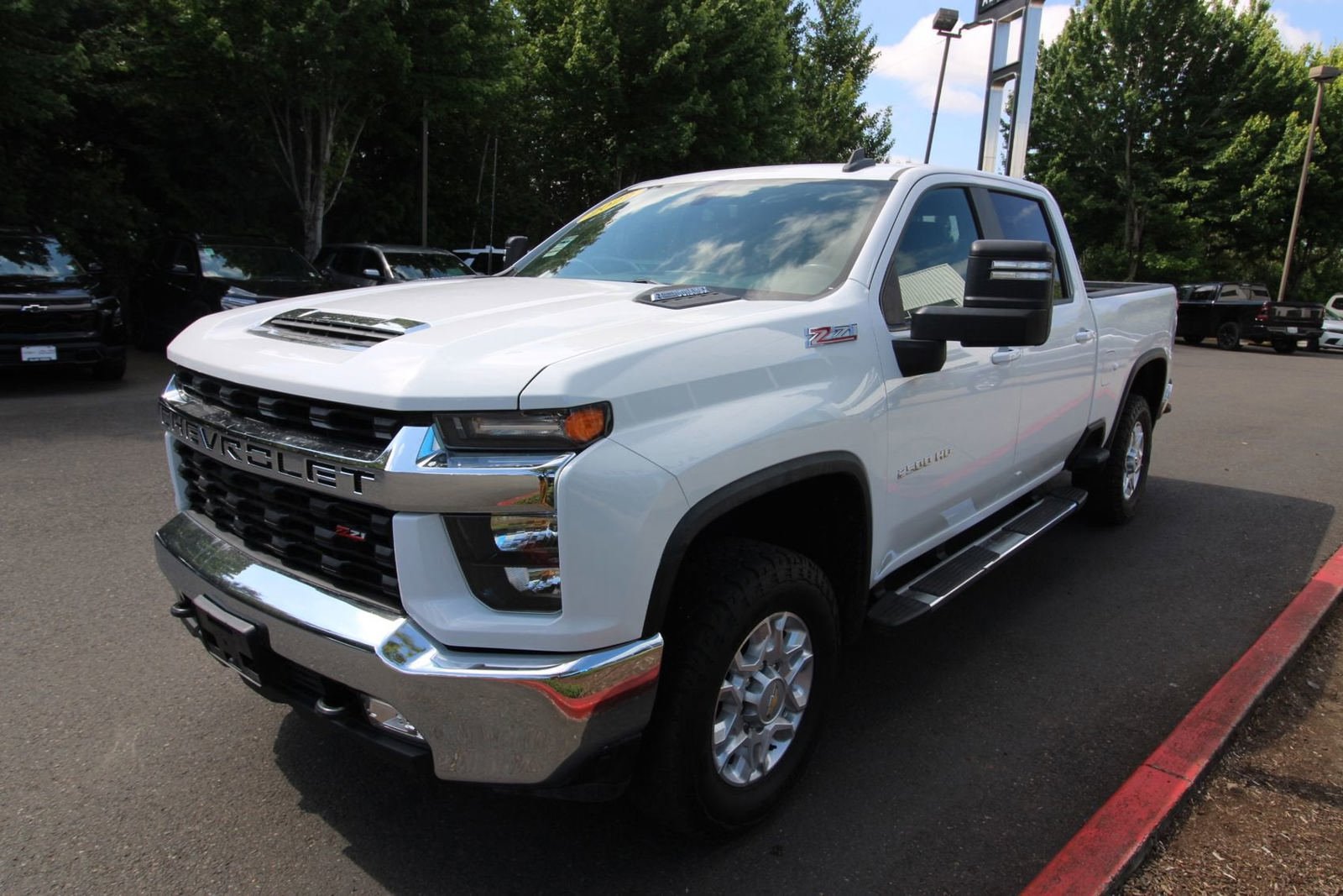 Used 2022 Chevrolet Silverado 2500 LT w/ Convenience Package AWD/4WD image 8
