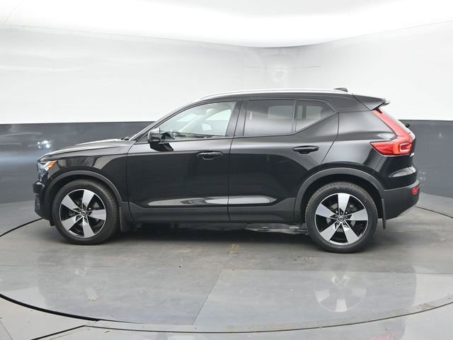 Used 2020 Volvo XC40 T5 Momentum w/ Protection Package Premier image 5