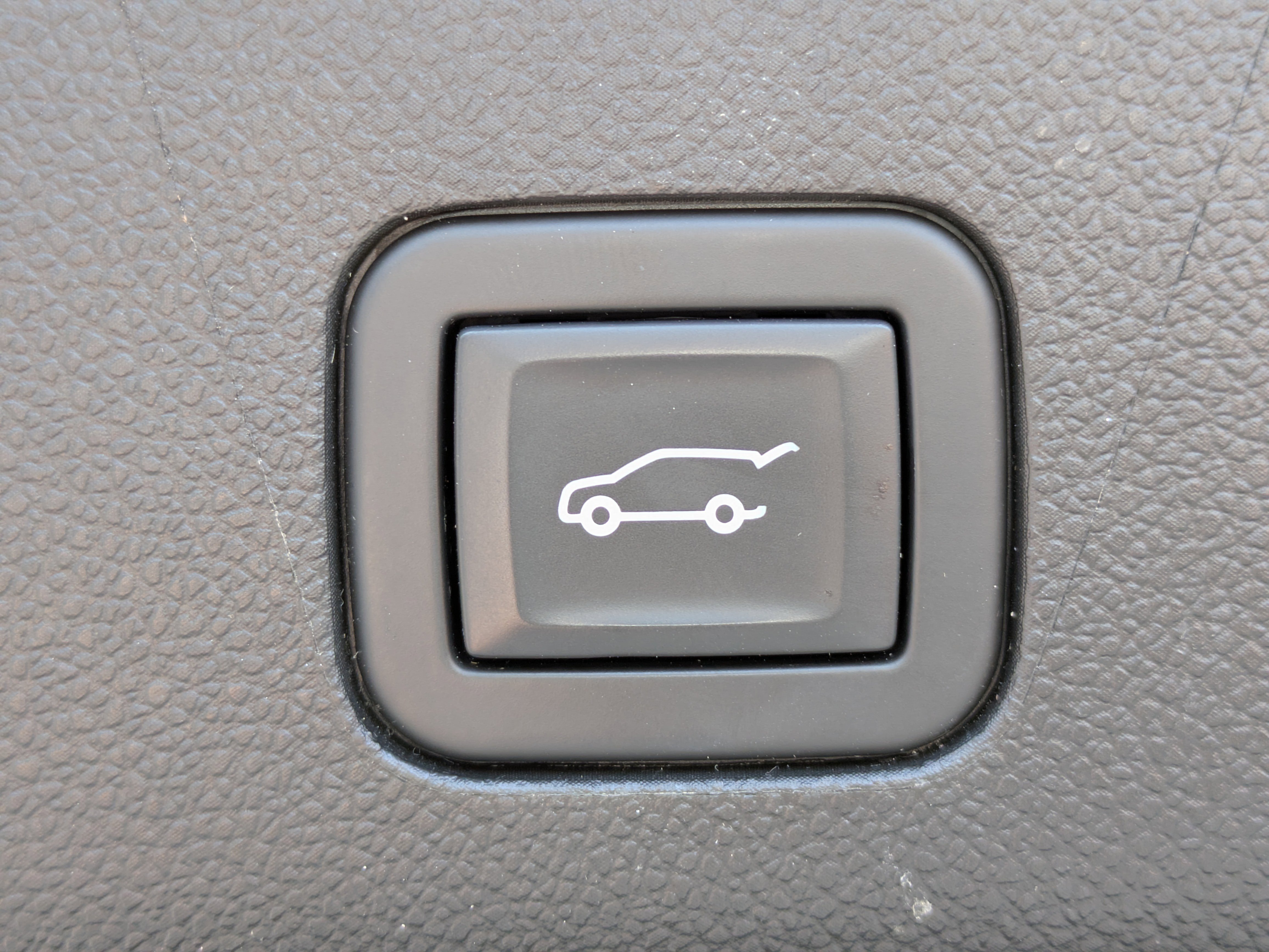 Used 2021 Cadillac Escalade Premium Luxury w/ LPO, Radiant Package AWD/4WD image 11