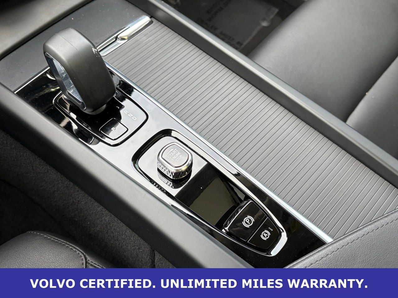 Certified 2025 Volvo XC60 B5 Core AWD/4WD image 21