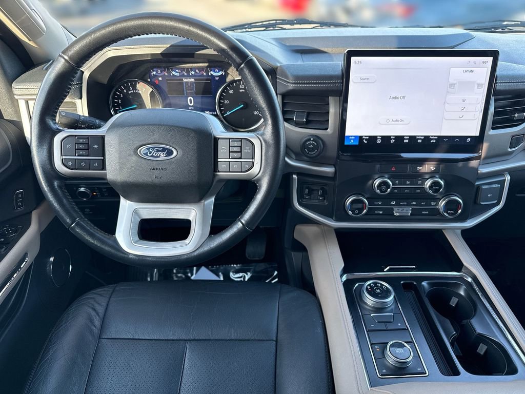 Used 2022 Ford Expedition XLT image 21