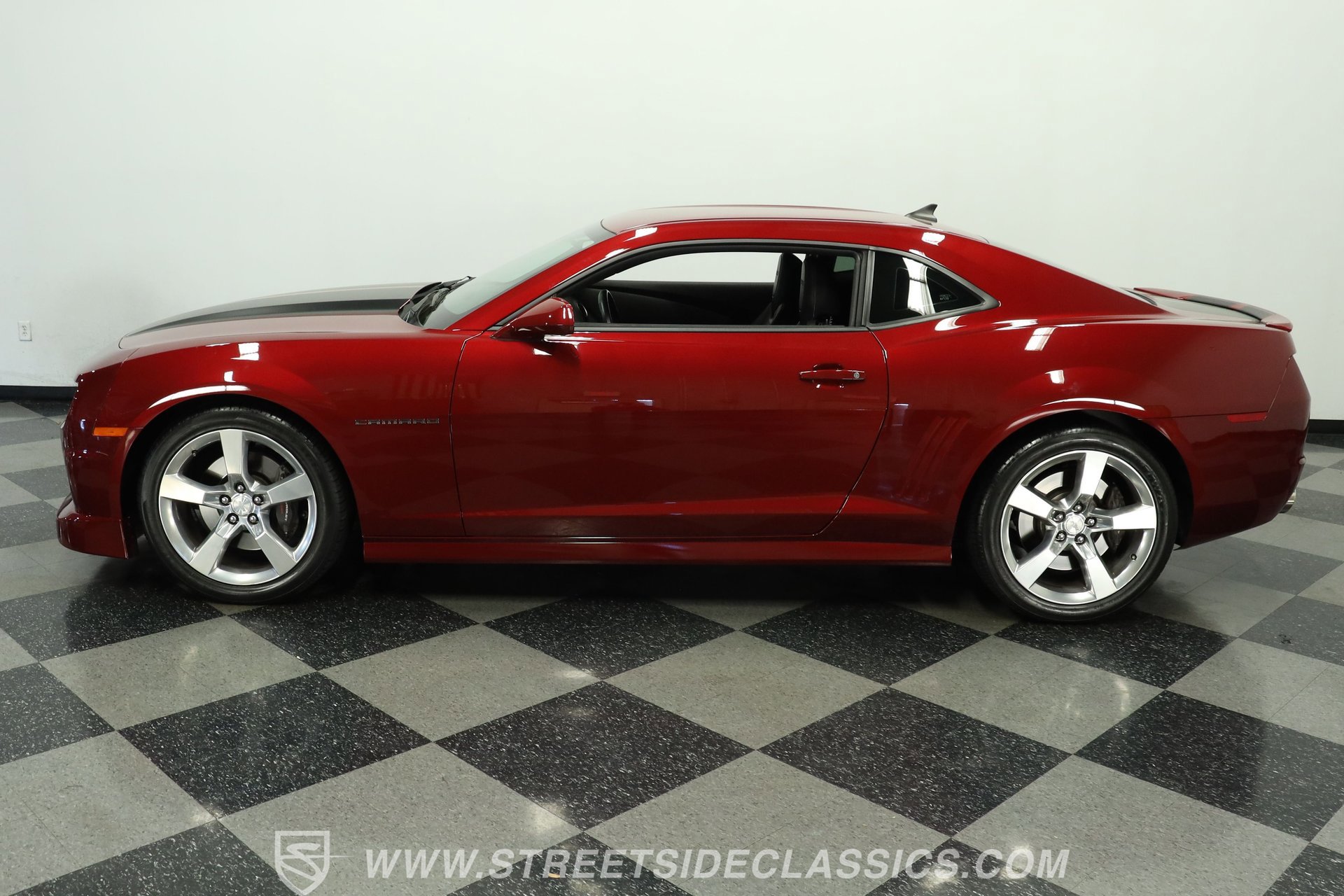 Used 2010 Chevrolet Camaro SS w/ RS Package image 2