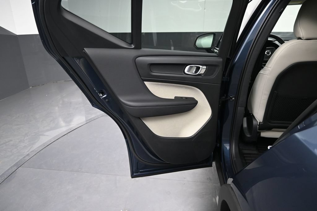 New 2026 Volvo XC40 B5 Ultra w/ Protection Package Premier AWD/4WD image 13