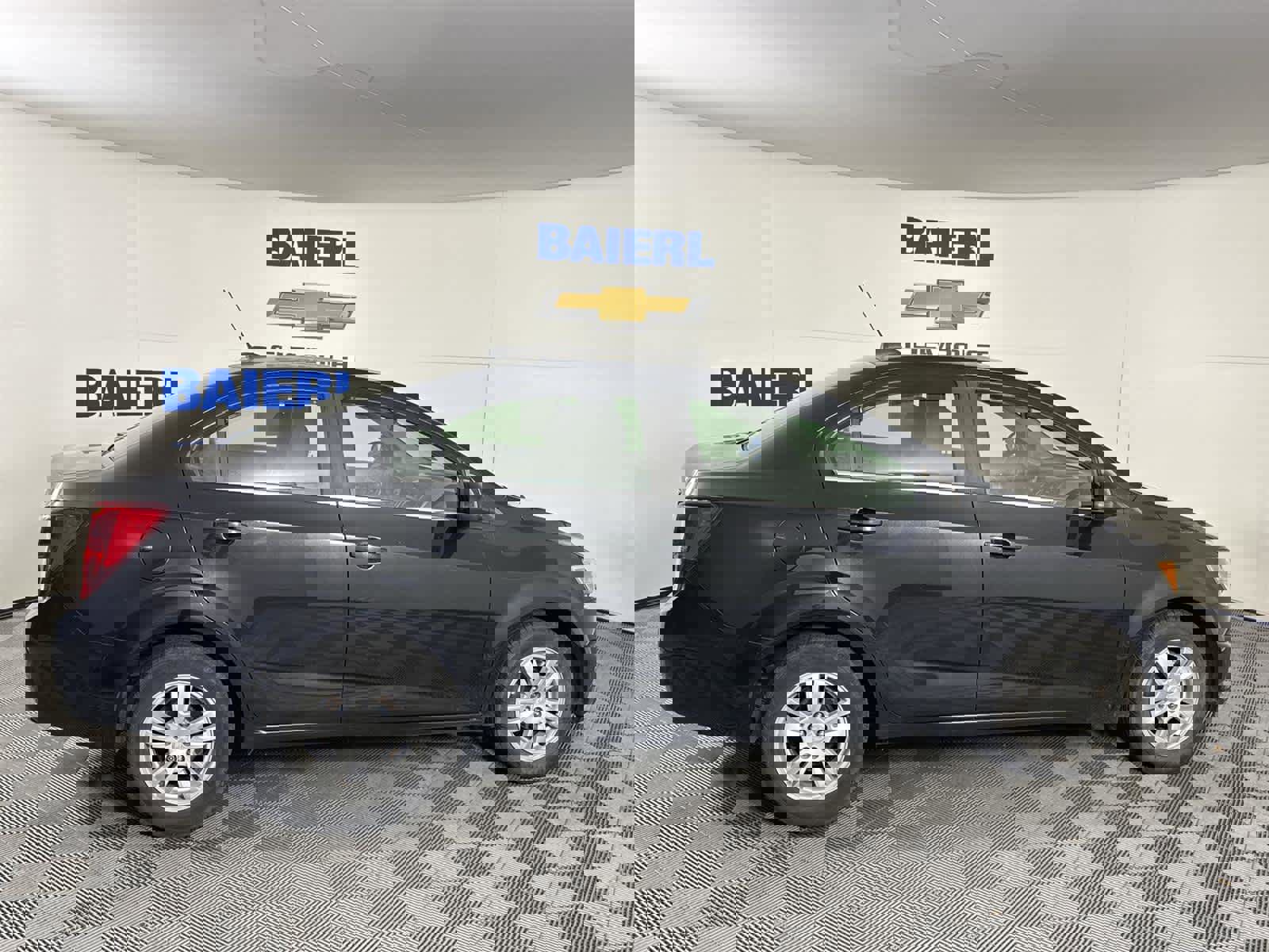 Used 2015 Chevrolet Sonic LT image 6