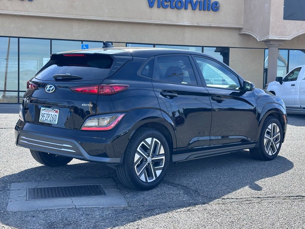 Used 2023 Hyundai Kona SE image 6