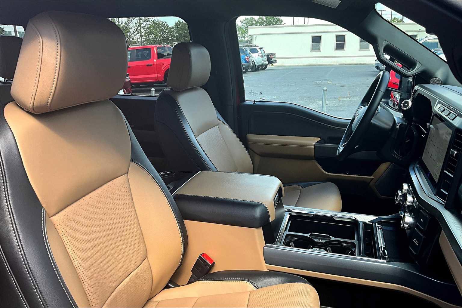 Used 2024 Ford F250 Lariat w/ Chrome Package image 8