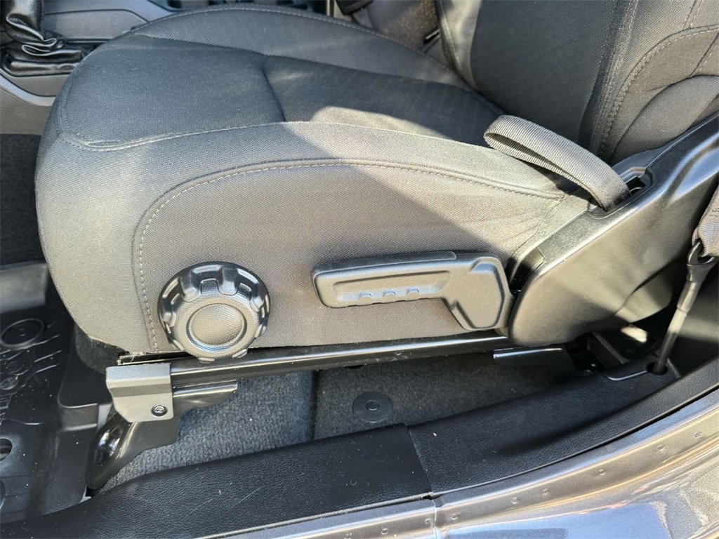 Used 2022 Jeep Wrangler Willys image 18