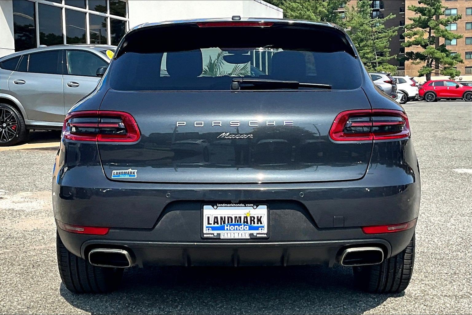 Used 2017 Porsche Macan w/ Premium Package Plus AWD/4WD image 4