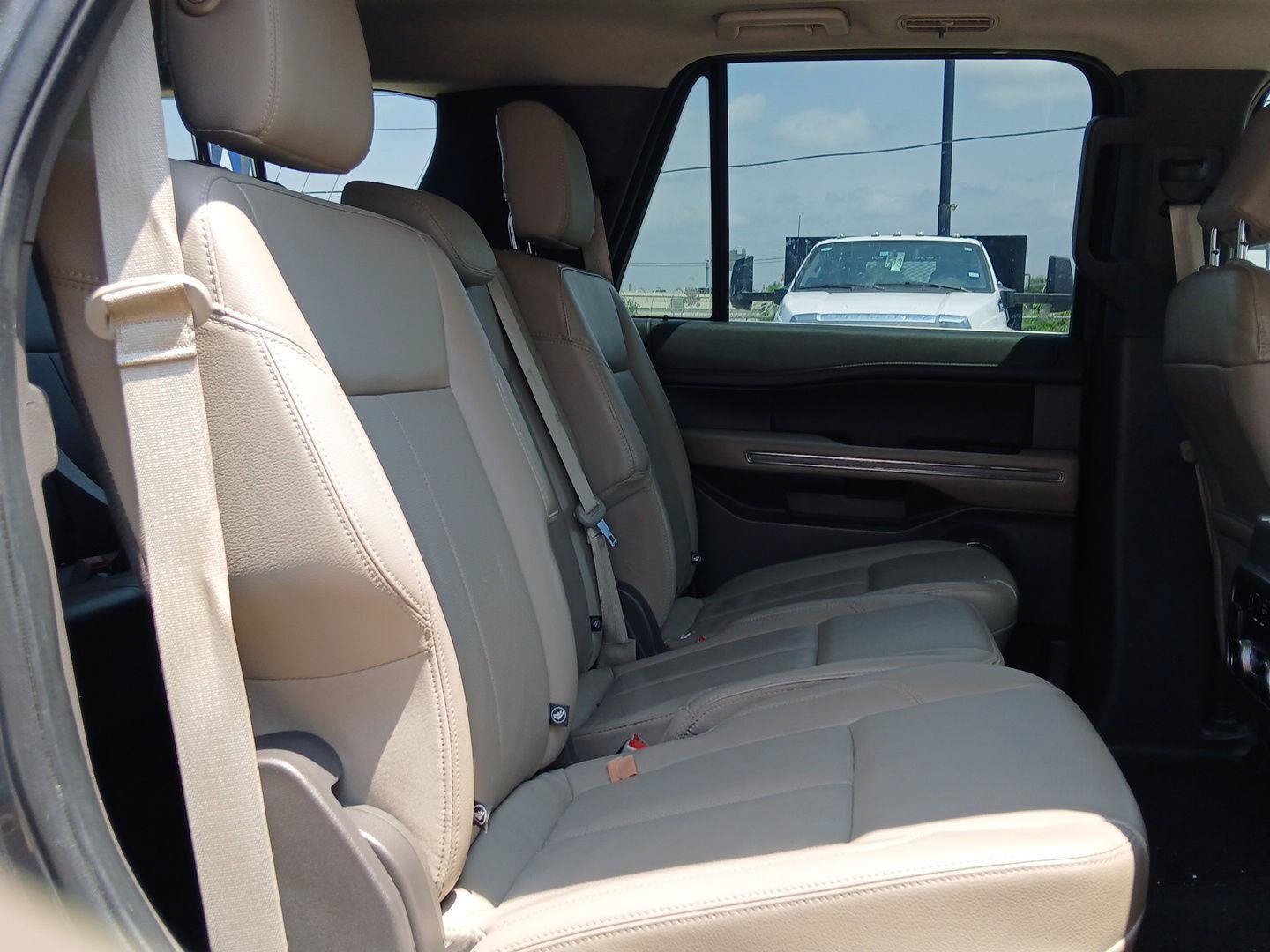 Used 2020 Ford Expedition XLT w/ Equipment Group 202A RWD image 24