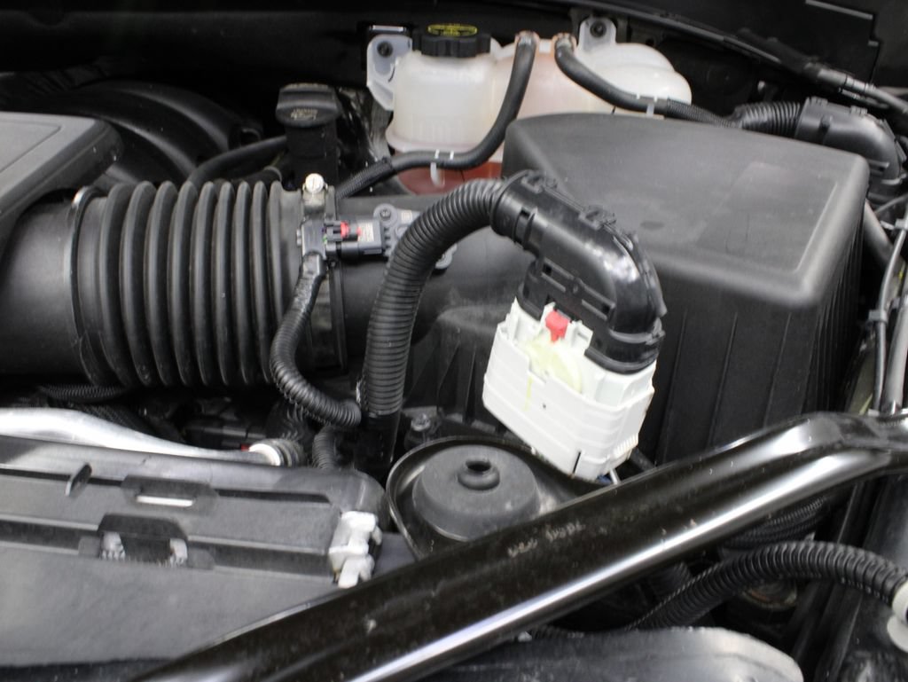 Used 2025 Chevrolet Tahoe High Country AWD/4WD image 40