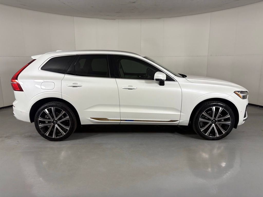 Used 2023 Volvo XC60 B5 Ultimate w/ Protection Package image 9