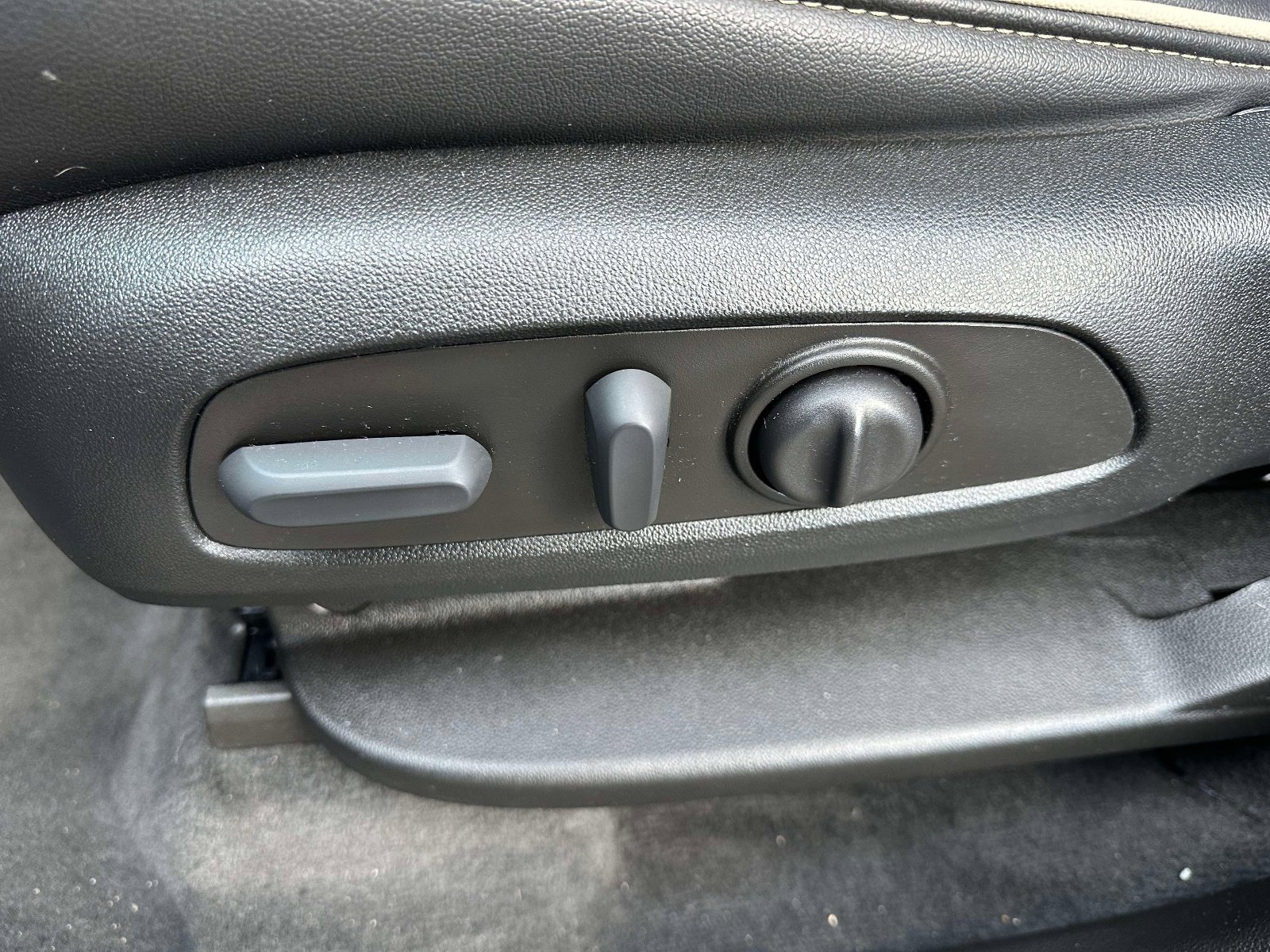 Certified 2023 Chevrolet Traverse Premier w/ Redline Edition image 19