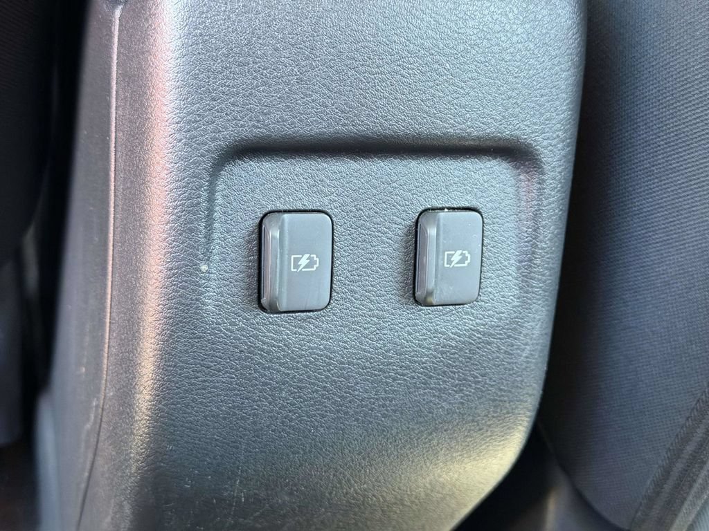 Used 2022 Nissan Kicks SV FWD image 15