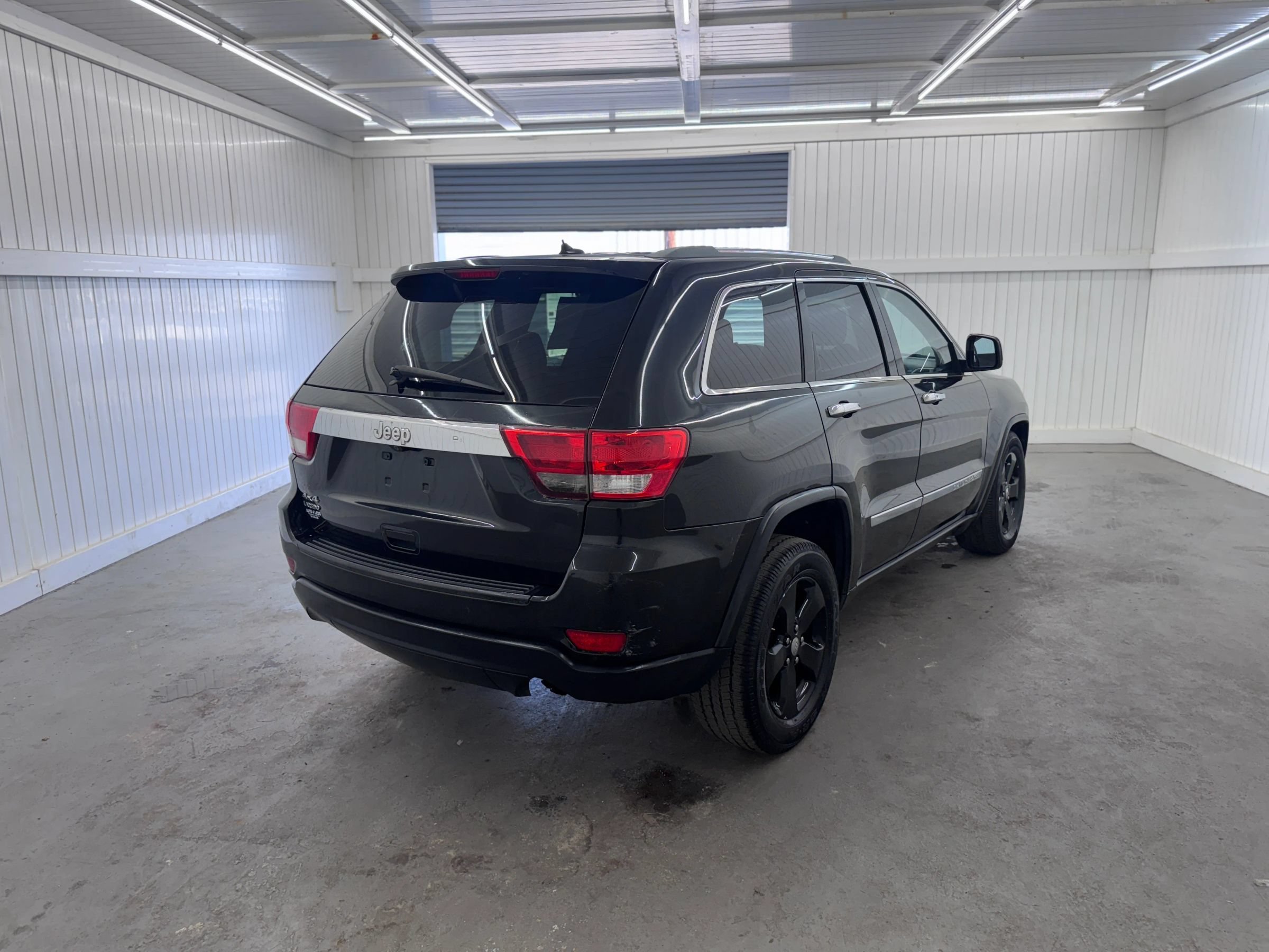 Used 2013 Jeep Grand Cherokee Laredo AWD/4WD image 5