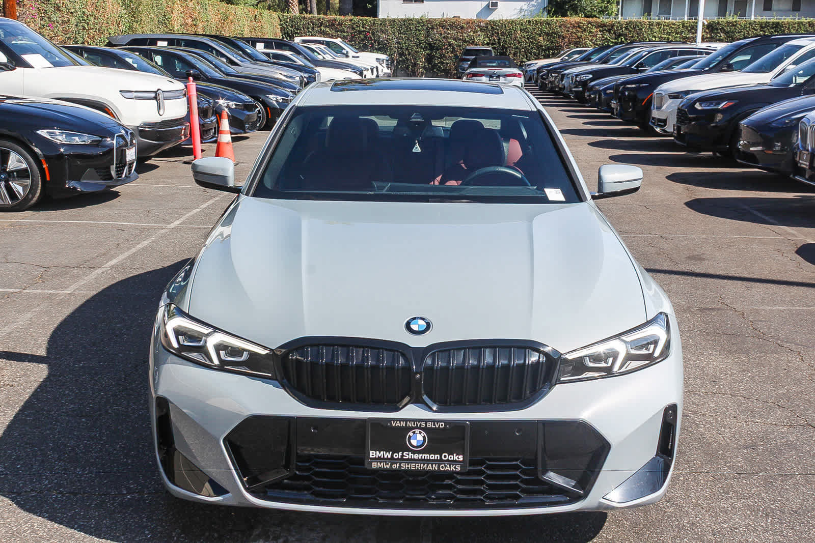 Used 2026 BMW 330i Sedan w/ M Sport Package RWD image 2