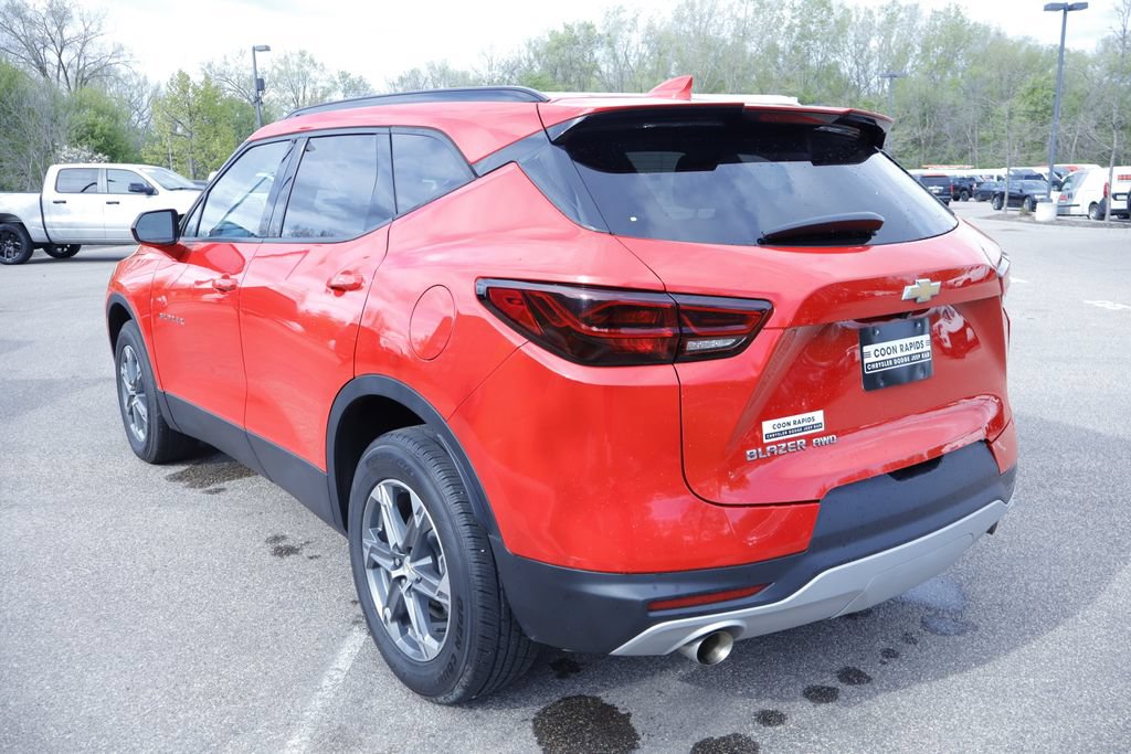 Used 2023 Chevrolet Blazer LT w/ Convenience Package AWD/4WD image 3