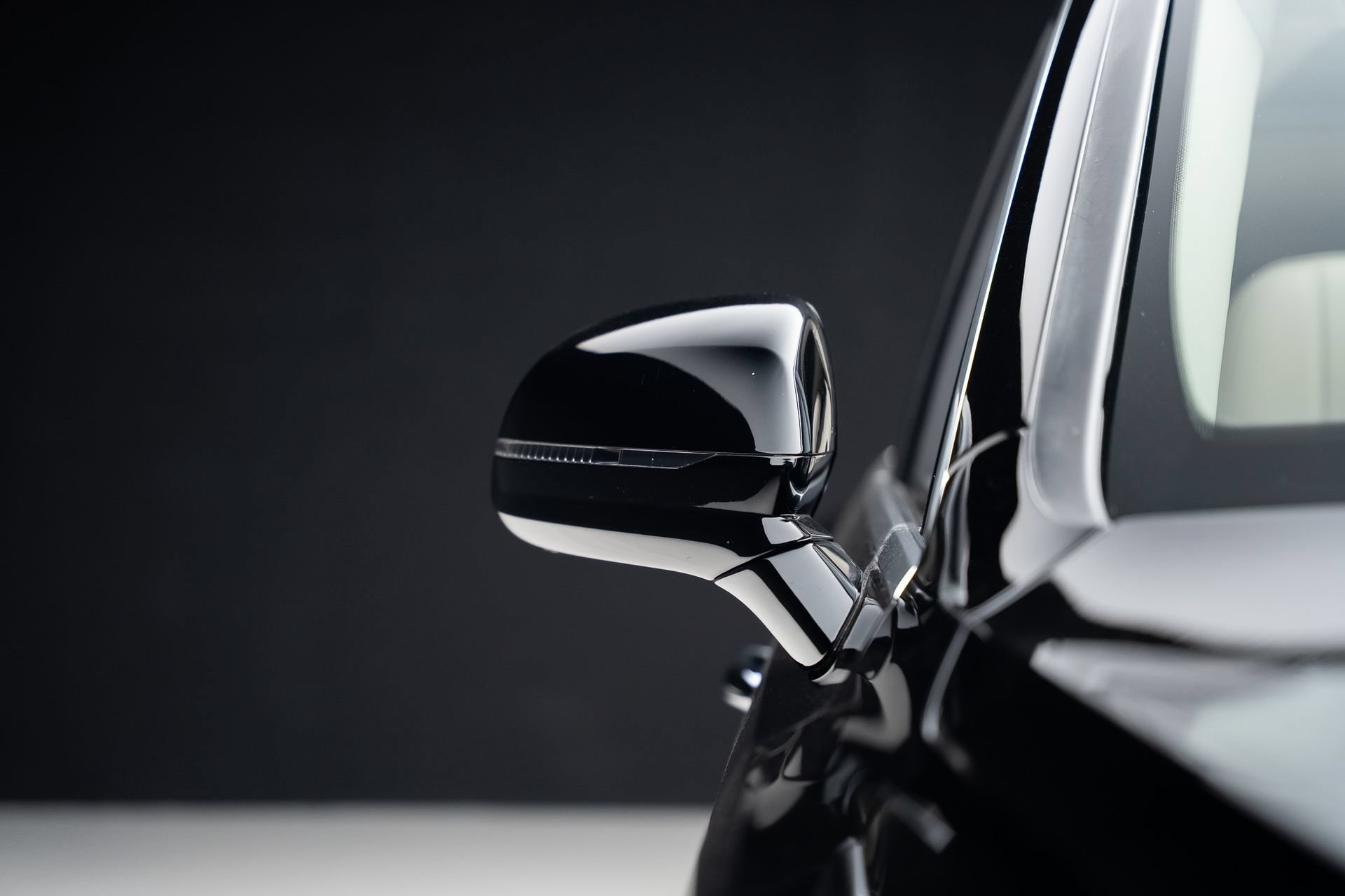 Used 2018 Bentley Bentayga AWD/4WD image 14