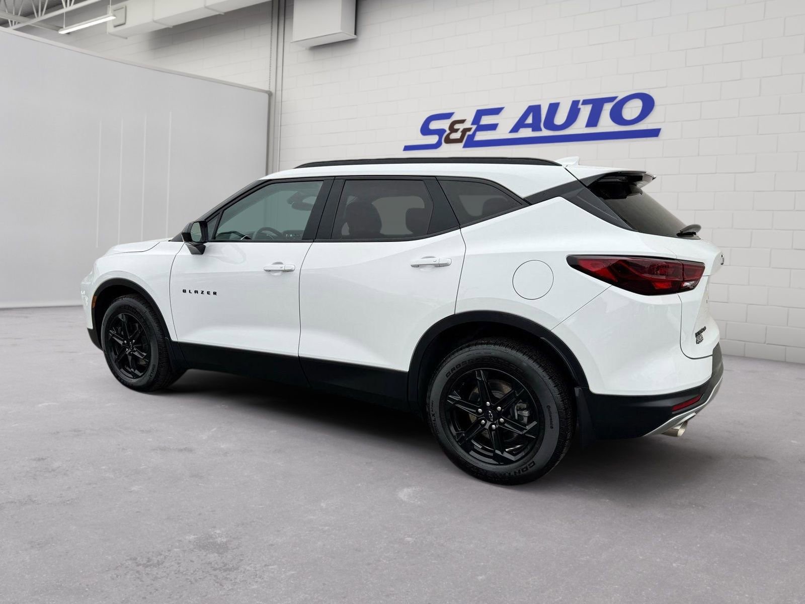 Used 2023 Chevrolet Blazer LT w/ Midnight/Sport Edition AWD/4WD image 3
