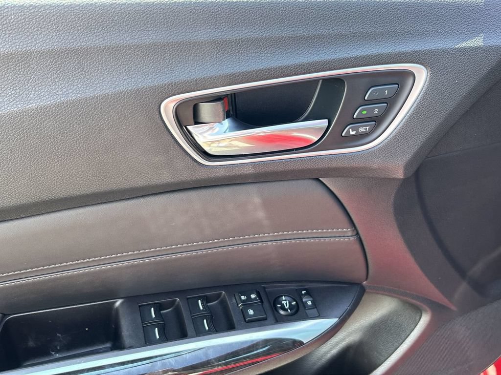Used 2018 Acura TLX w/ Technology Package FWD image 16