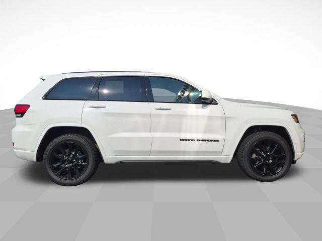 Used 2020 Jeep Grand Cherokee Altitude AWD/4WD image 2