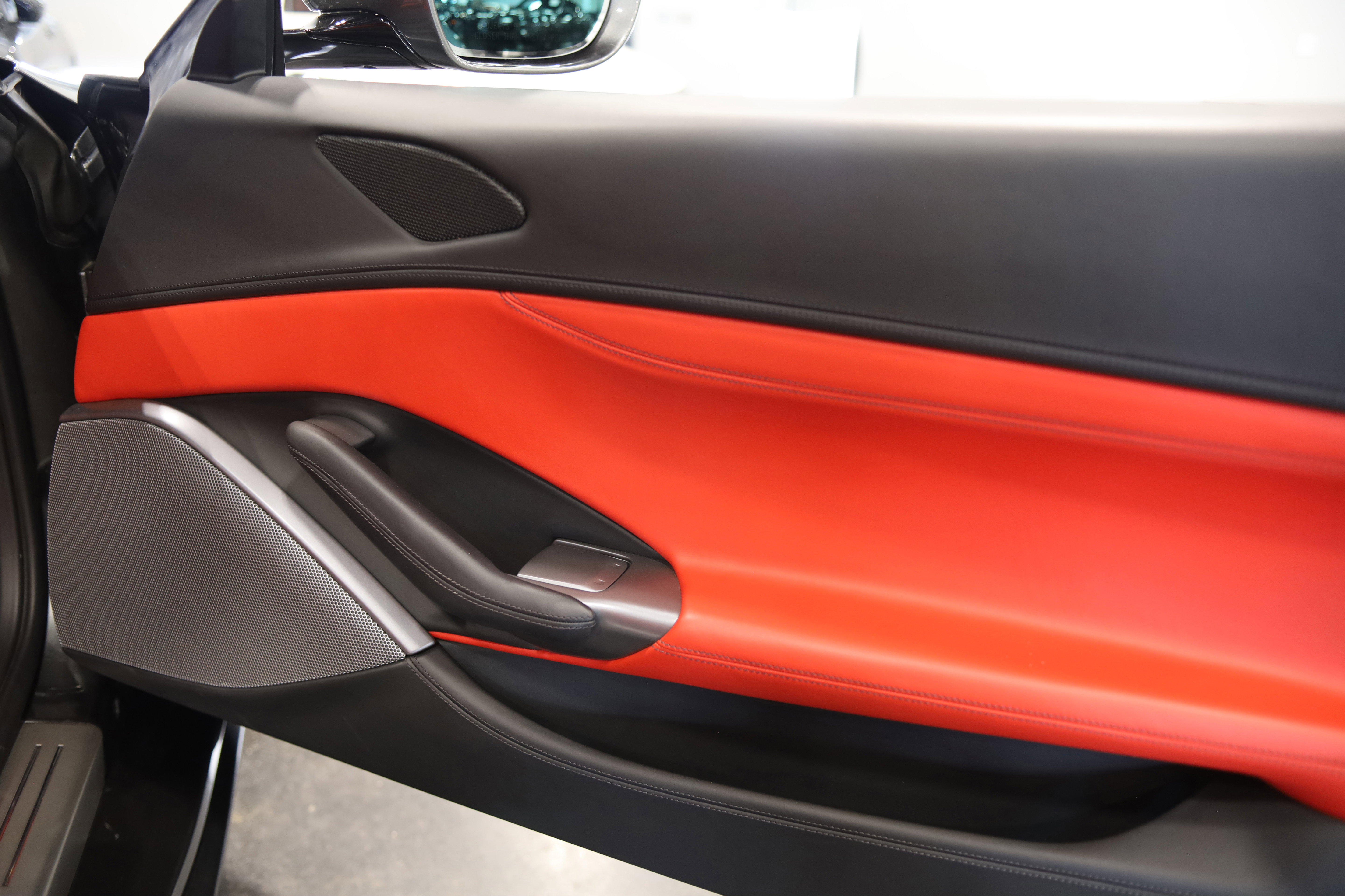 Used 2020 Ferrari Portofino RWD image 37