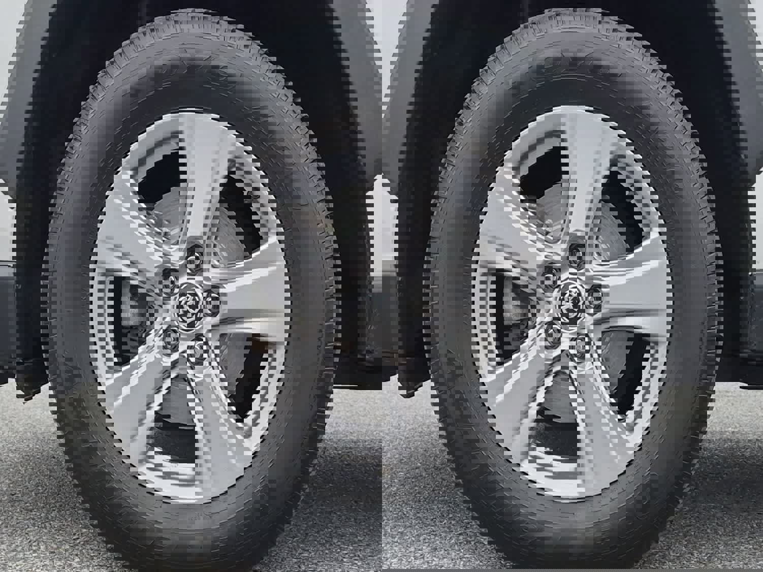 Used 2022 Toyota RAV4 XLE image 6