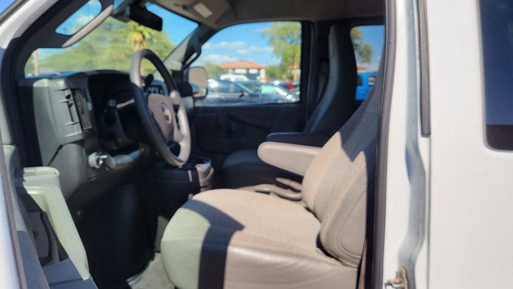 Used 2020 Chevrolet Express 2500 LT w/ LT Preferred Equipment Group RWD image 25