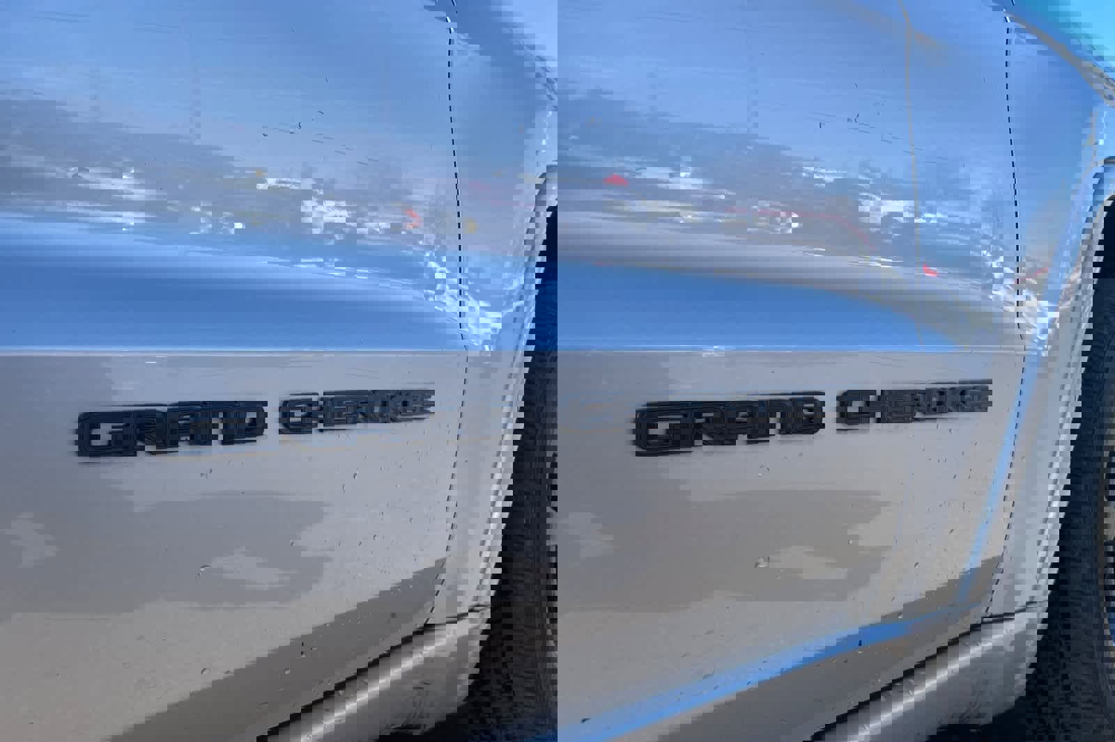 Used 2020 Jeep Grand Cherokee Altitude image 14