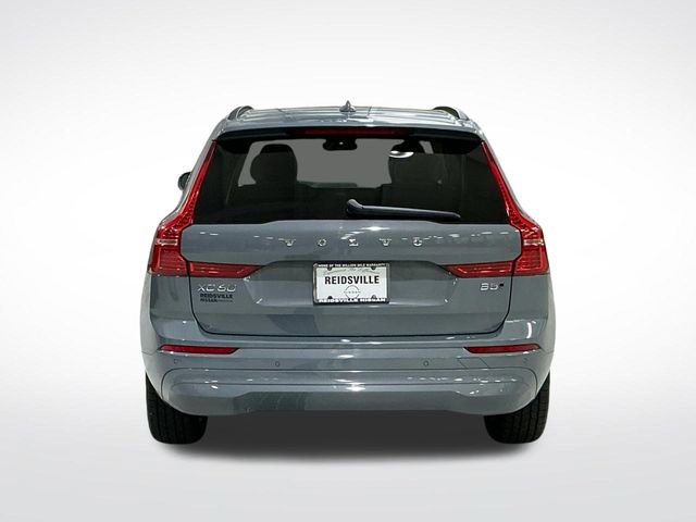 Used 2022 Volvo XC60 B5 Momentum w/ Climate Package image 4