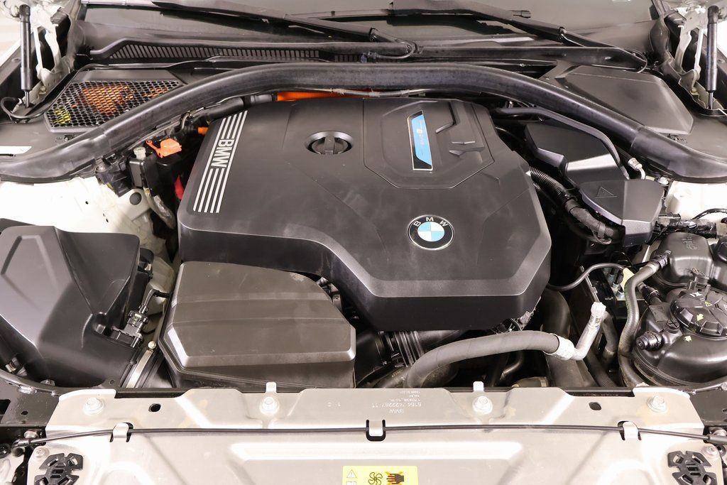 Used 2021 BMW 330e w/ Convenience Package image 21