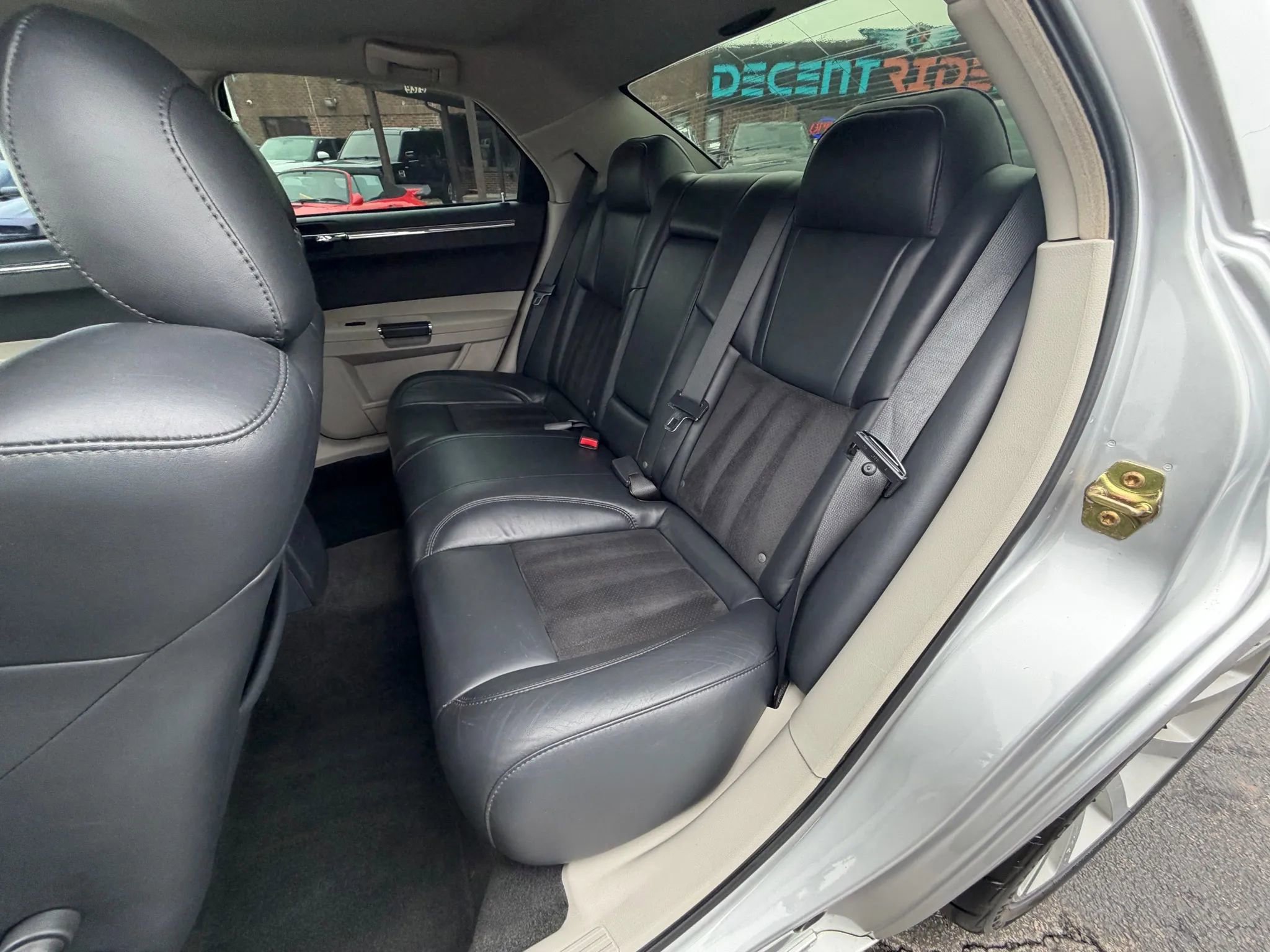 Used 2006 Chrysler 300 SRT8 w/ SRT Option Group II image 11