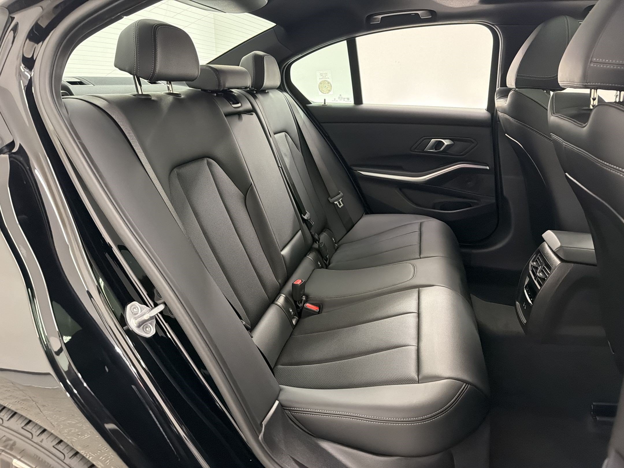 New 2026 BMW 330i Sedan w/ Premium Package RWD image 33