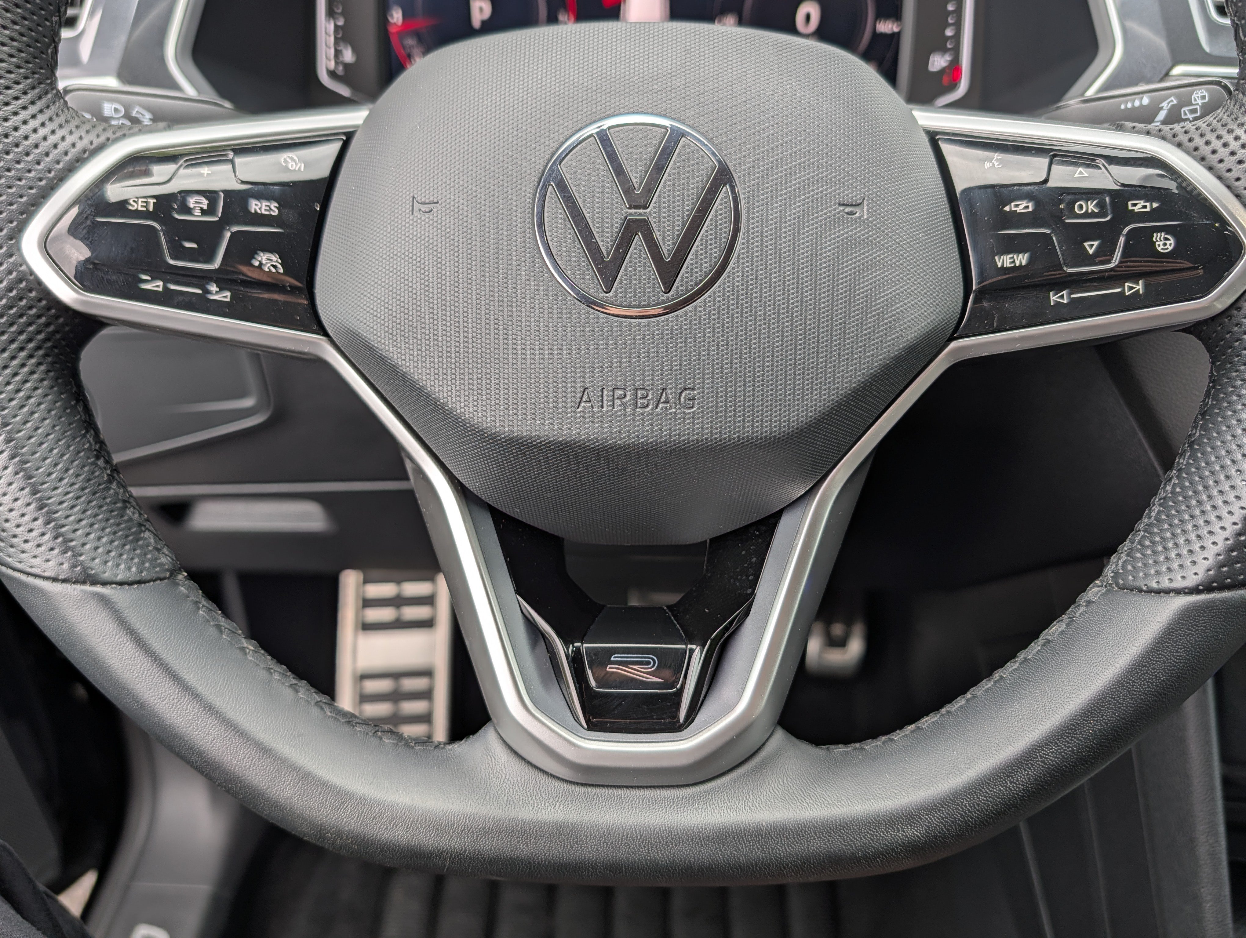 Certified 2023 Volkswagen Tiguan SEL R-Line AWD/4WD image 25