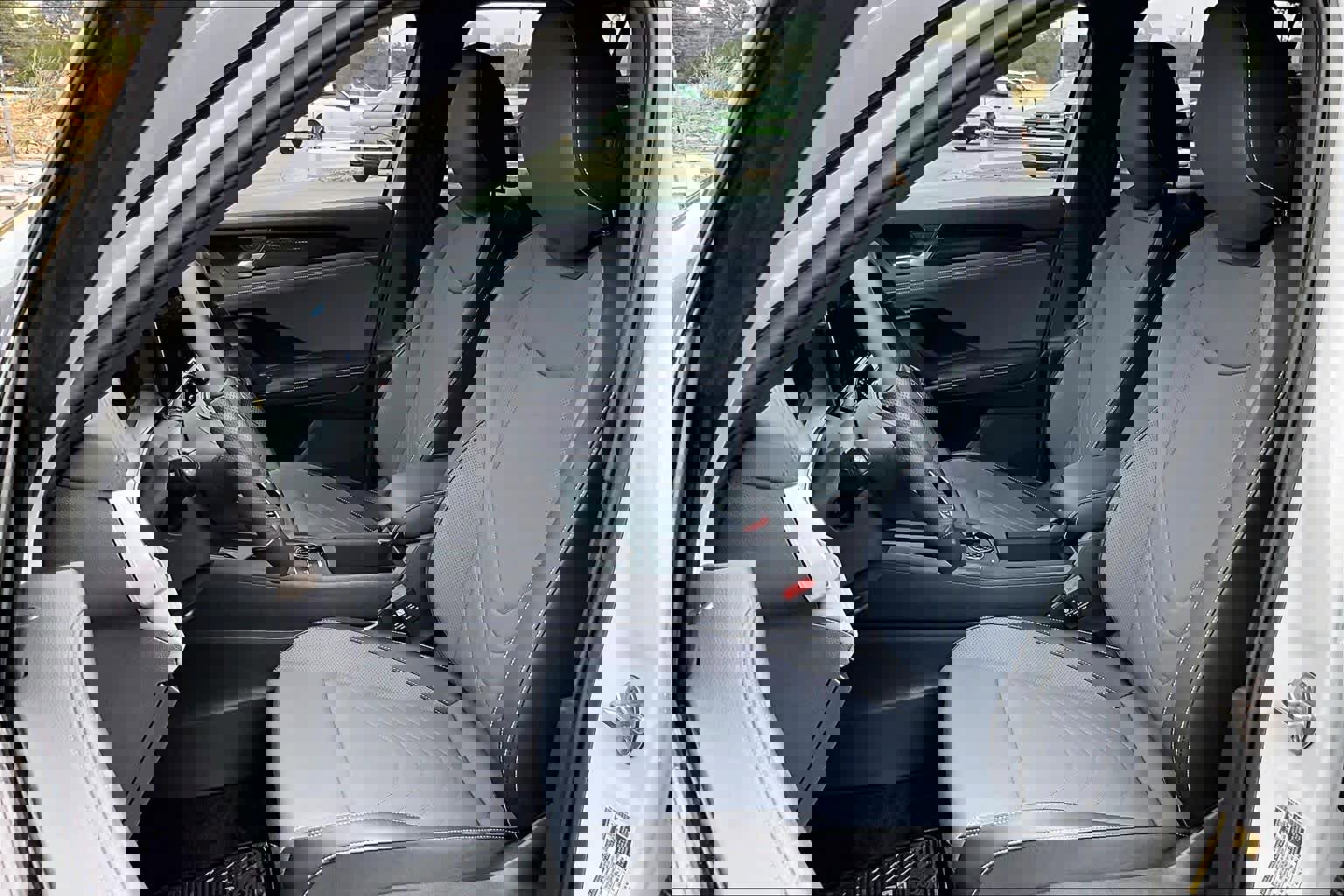 New 2026 Volkswagen Tiguan SE R-Line image 9