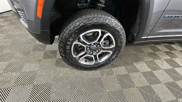 Used 2022 Jeep Grand Cherokee Trailhawk AWD/4WD image 9