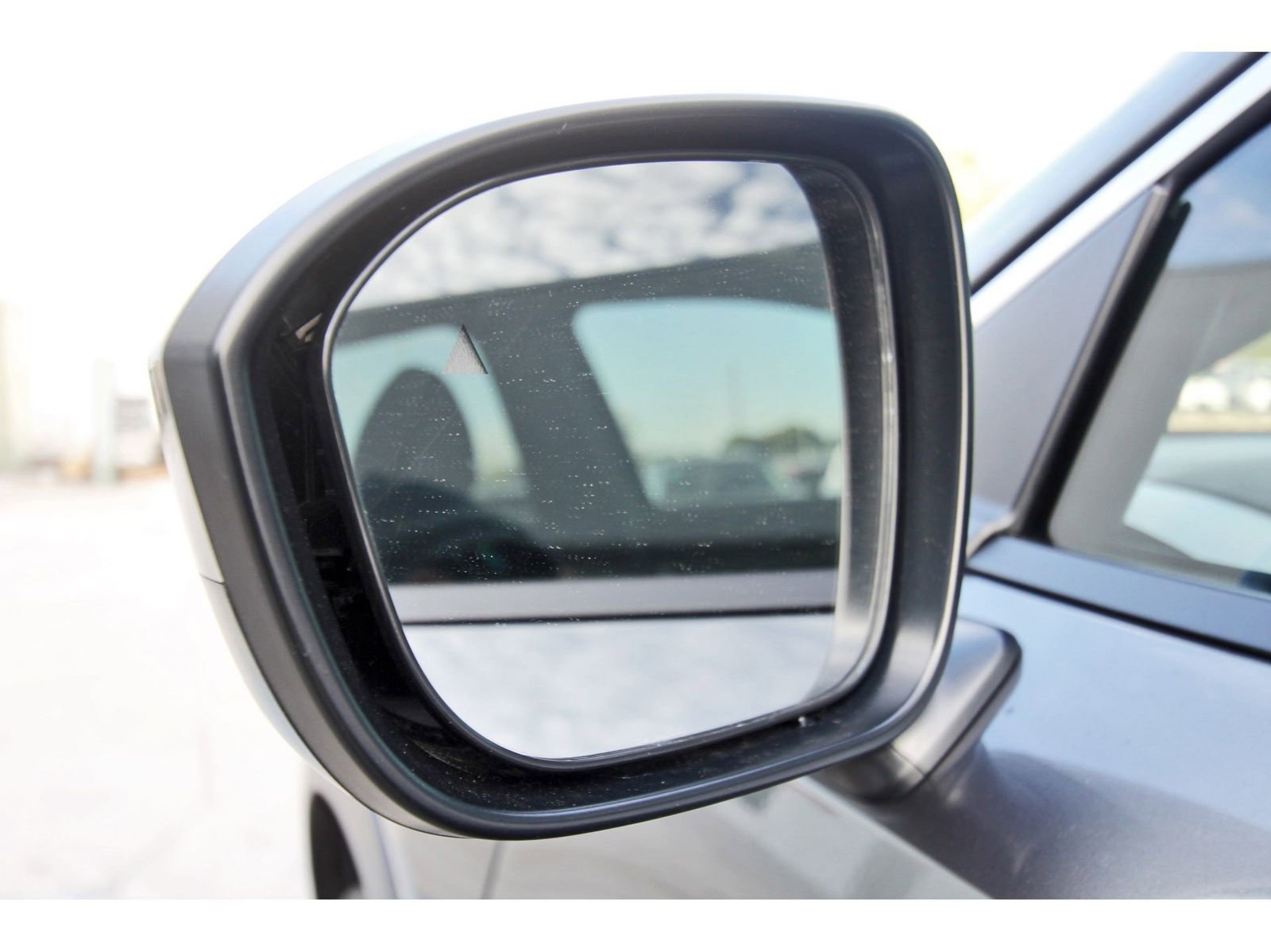 Certified 2025 Nissan Kicks SV image 10