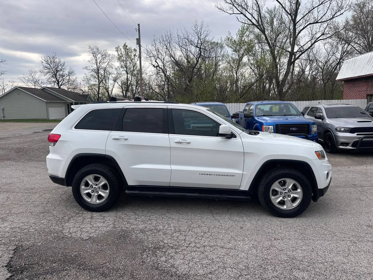 Used 2016 Jeep Grand Cherokee Laredo w/ Quick Order Package 23E AWD/4WD image 4