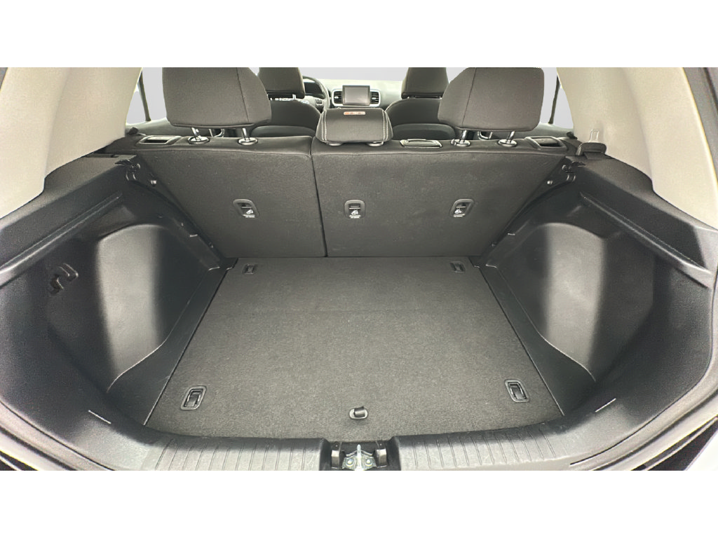 Used 2025 Hyundai Venue SEL FWD image 22